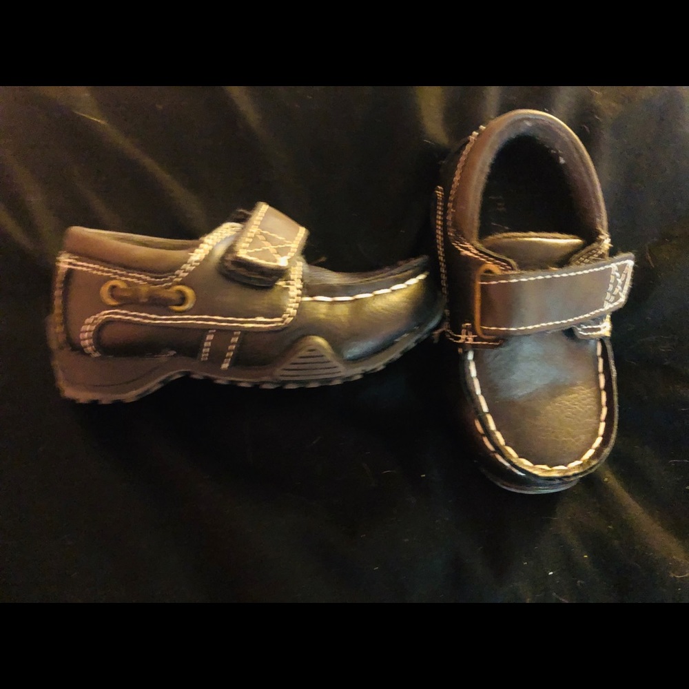 Boy’s brown shoes